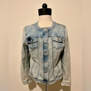 Tribal Jeans Classic light Denim jacket. Women’s size L